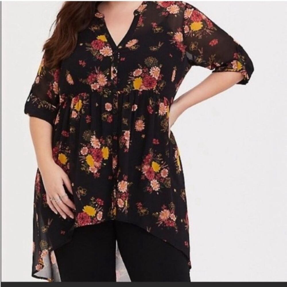 Torrid 6 Lexie hi low sheer babydoll tunic blouse. Black floral 6X